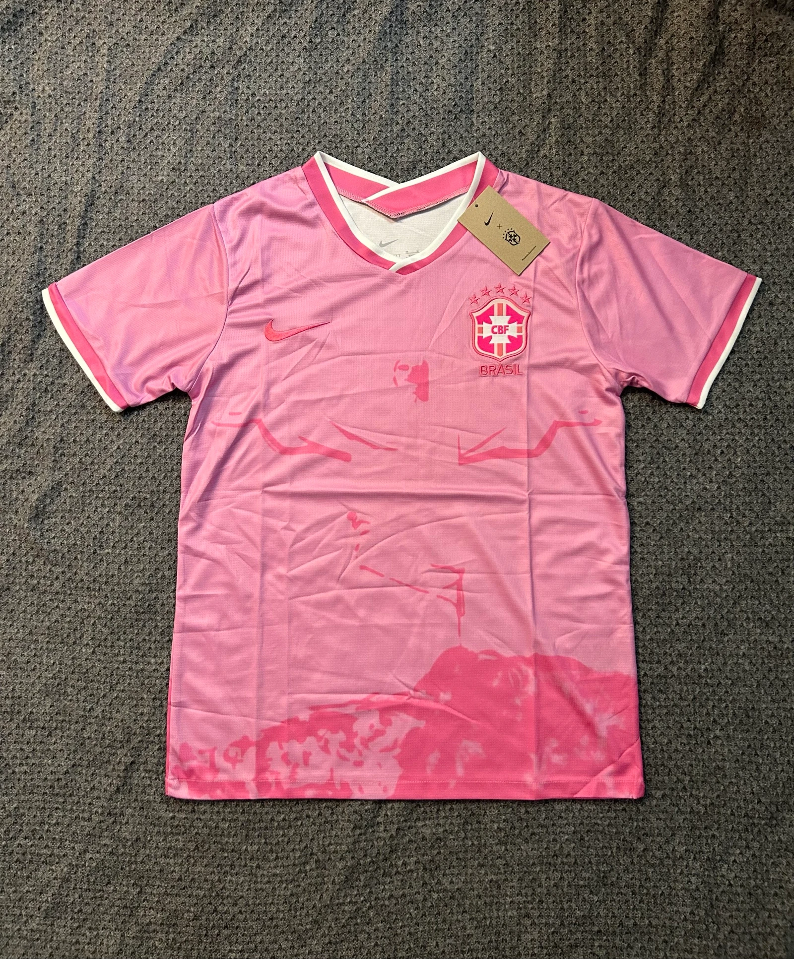 maillot du bresil rose taille M nike